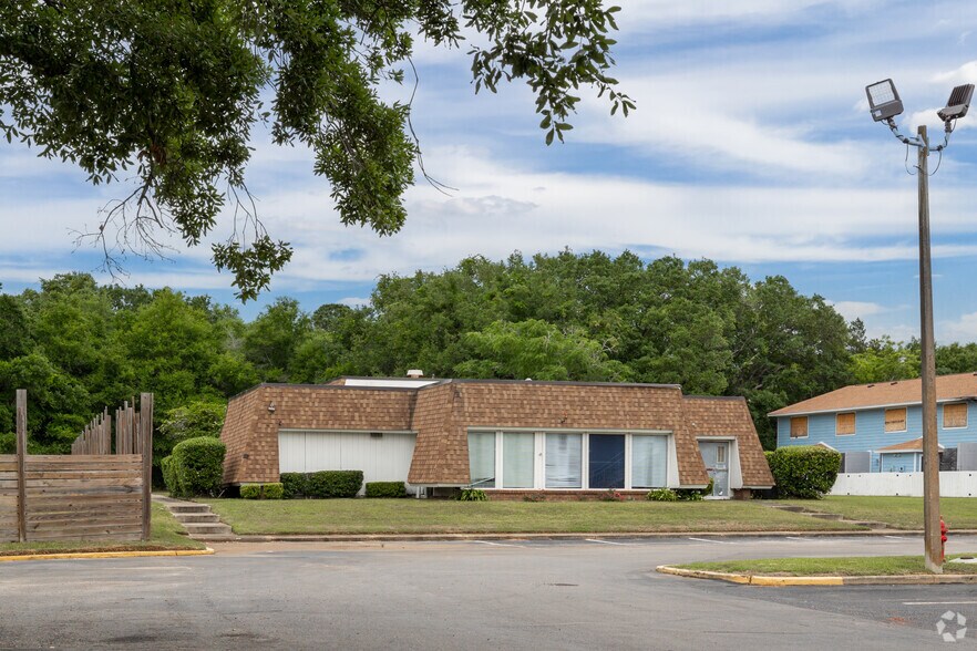 More Photos Of 1665 Dogwood Pl, Pensacola Apartments For Sale