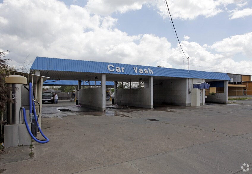 Primary Photo Of Airline Dr., Houston Carwash For Sale