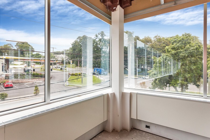 More Photos Of 611 W Hartsdale Ave, White Plains Medical For Lease