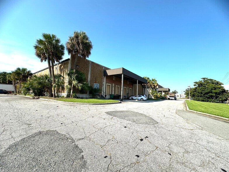 More Photos Of 311 W Central, Valdosta Manufacturing For Sale