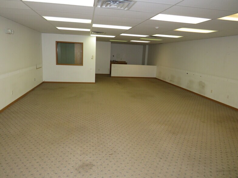 More Photos Of 113-137 W Wapella St, Minooka General Retail For Lease