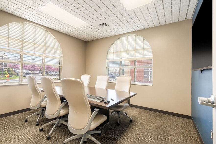 More Photos Of 909 E Republic Rd, Springfield Office For Lease