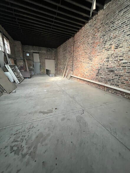 More Photos Of 1531 W 18th St, Chicago Apartments For Lease