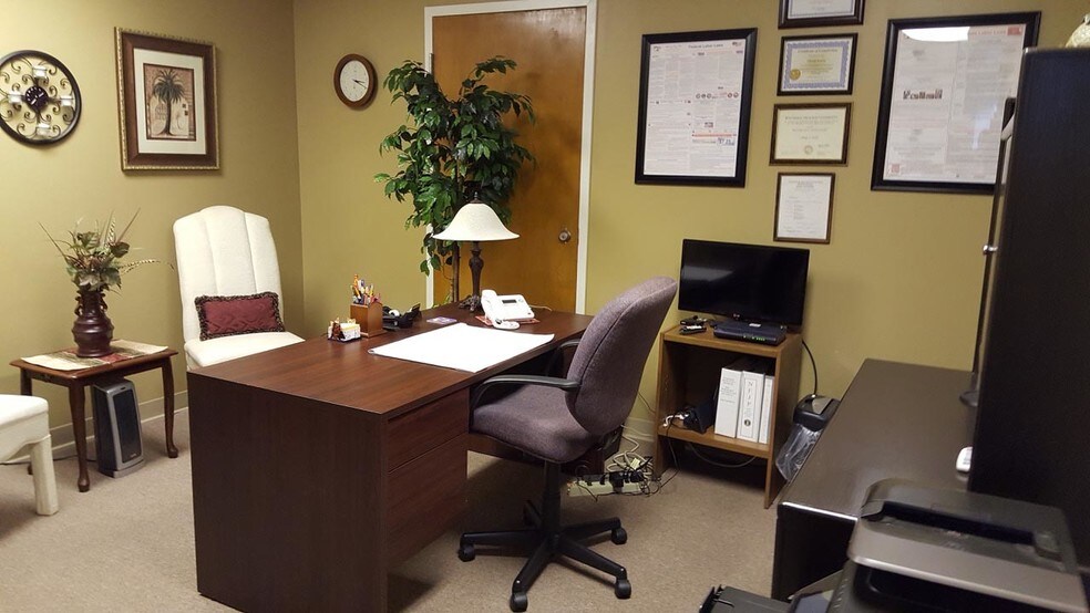 More Photos Of 6515 Clinton Hwy, Knoxville Office For Lease