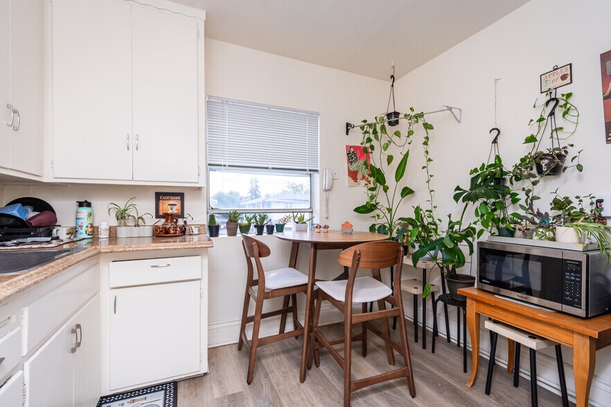 More Photos Of 2226-2230 Sutterville Rd, Sacramento Apartments For Sale