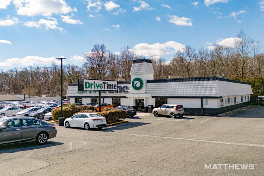 More Photos Of 1370 Peters Creek Pky, Winston-Salem Restaurant For Sale