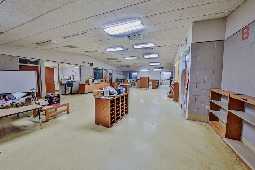 More Photos Of 805 Cleburne, West Helena Self Storage For Sale