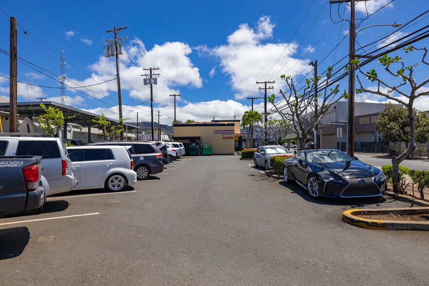 More Photos Of 904 Mokauea St, Honolulu Restaurant For Sale