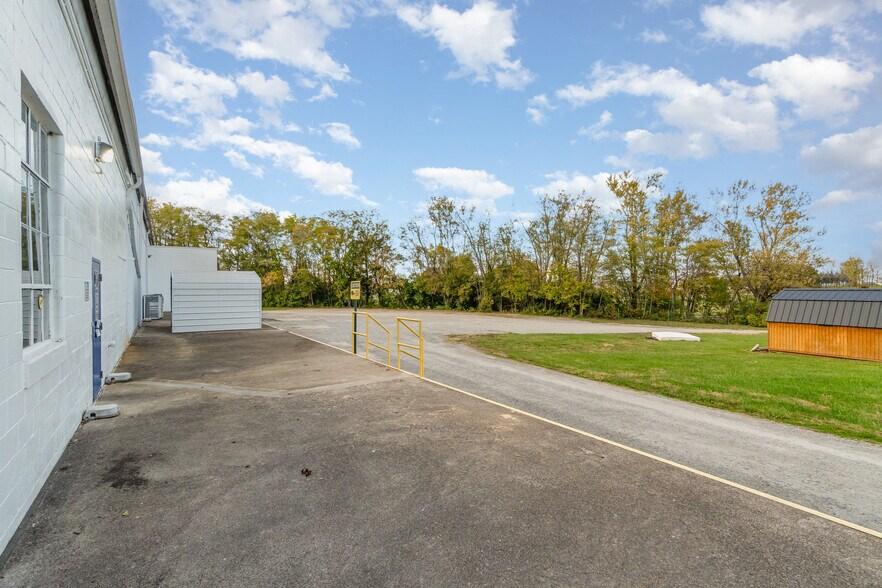 More Photos Of 49 S 2nd St, New Vienna Manufacturing For Lease