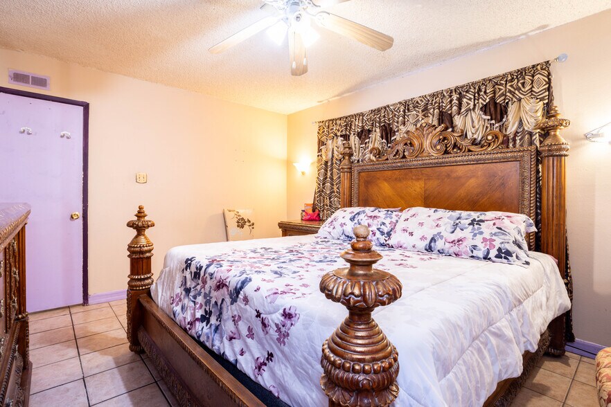 More Photos Of 6402 Graves Ave, Van Nuys Apartments For Sale