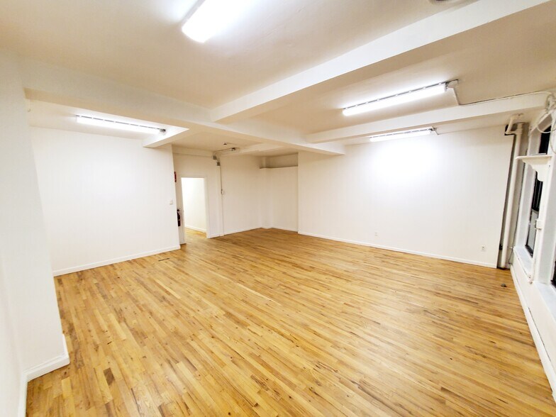 More Photos Of 13 E 37th St, New York Office Residential For Sale
