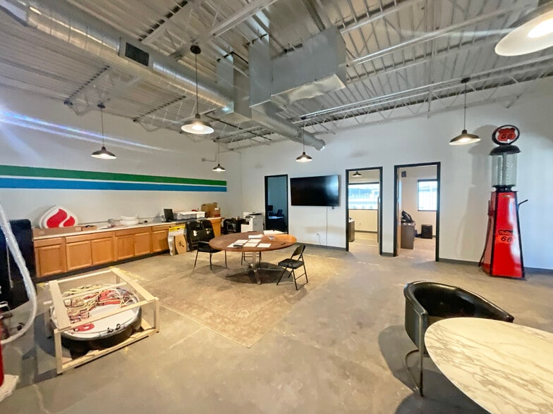 More Photos Of 1405 Woodswether Rd, Kansas City Warehouse For Sale