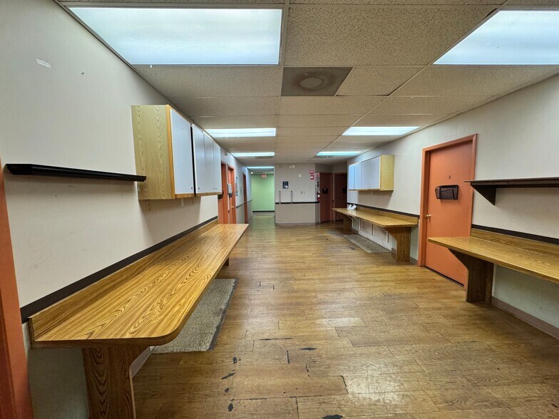 More Photos Of 6500 Fort Caroline Rd, Jacksonville Unknown For Lease