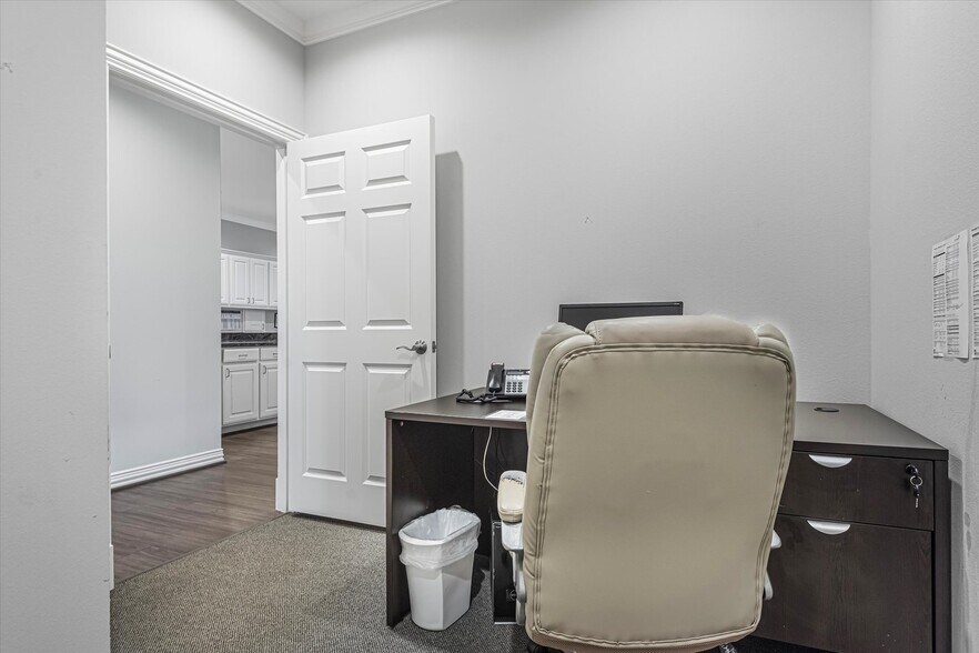 More Photos Of 425 Old Newman Rd, Frisco Medical For Sale