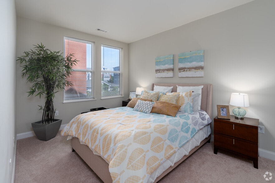 More Photos Of 200-220 Trotter Rd, Weymouth Apartments For Lease