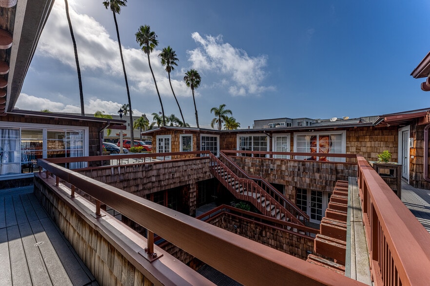 More Photos Of 1255 Coast Blvd, La Jolla Storefront Retail Office For Lease