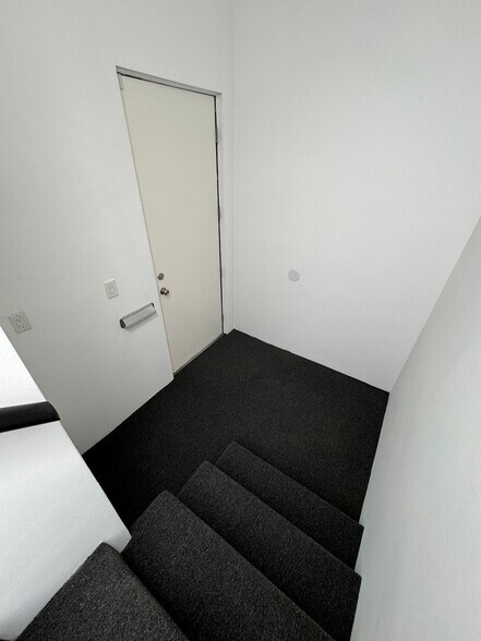 More Photos Of 114-116 S La Brea Ave, Los Angeles Storefront Retail Office For Lease