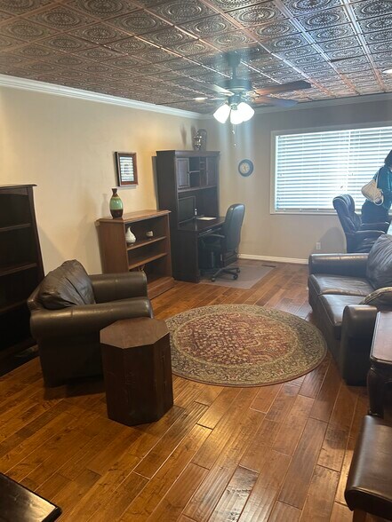 More Photos Of 898 S State St, Orem Office For Lease