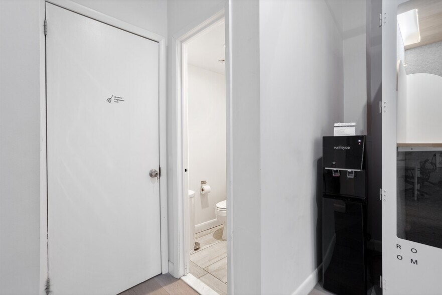 More Photos Of 14 E 4th St, New York Loft Creative Space For Sale