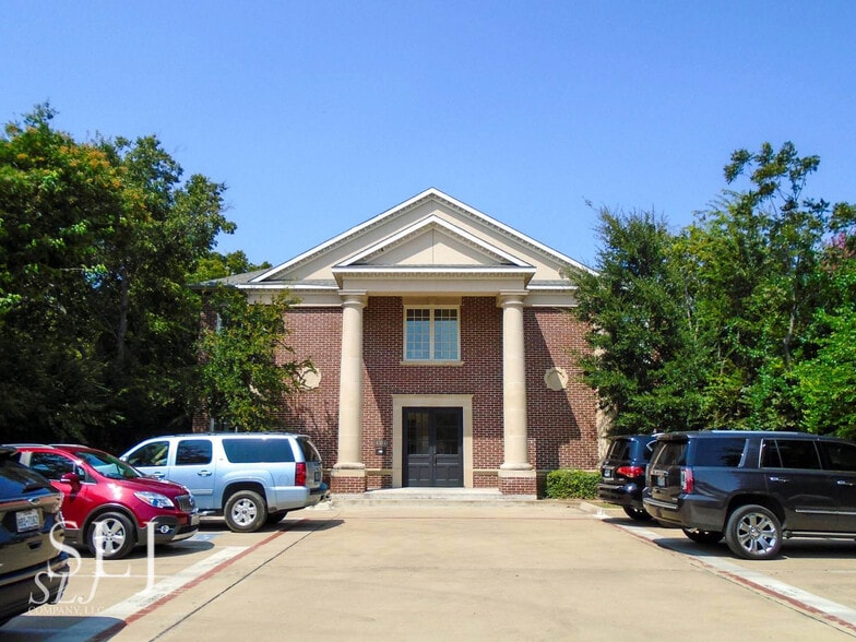 More Photos Of 4311 W Lovers Ln, Dallas Office For Lease