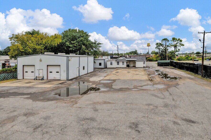 More Photos Of 5079 Old Summer Rd, Memphis General Retail For Sale