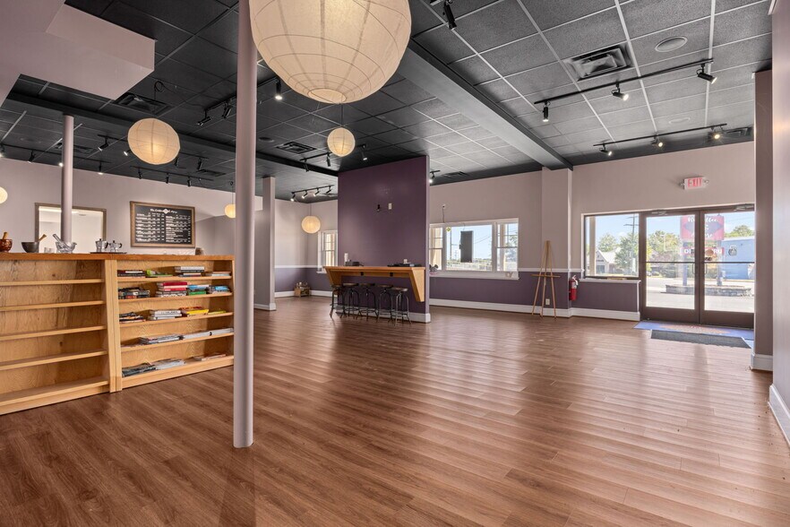 More Photos Of 294 Lee Hwy, Verona General Retail For Lease