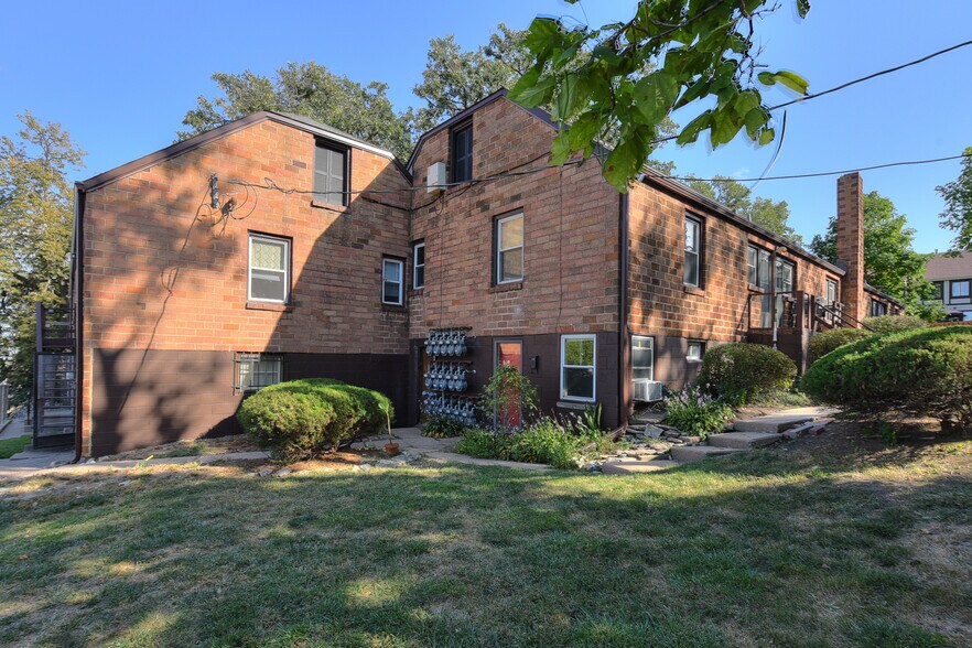 More Photos Of 816 N 36th St, Omaha Apartments For Sale