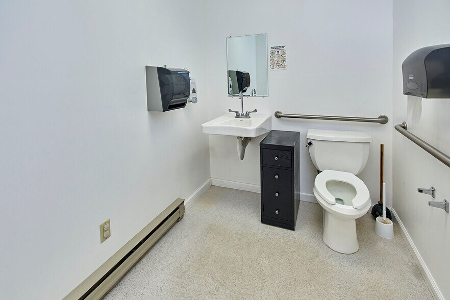 More Photos Of 3779 Lochgelly Rd, Lochgelly Medical For Sale