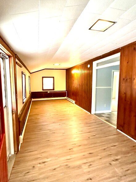 More Photos Of 862 Iron Ridge Rd, Spring Grove Apartments For Sale