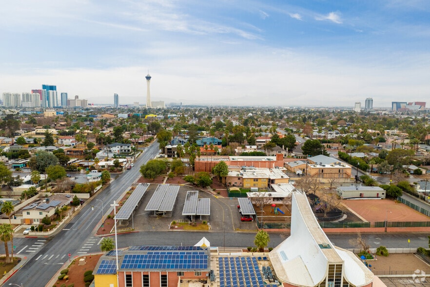 More Photos Of 1600 E Oakey Blvd, Las Vegas Schools For Sale