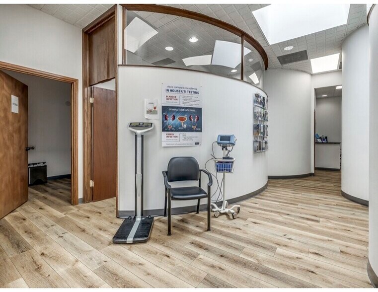 More Photos Of 13509 N Meridian Ave, Oklahoma City Medical For Lease