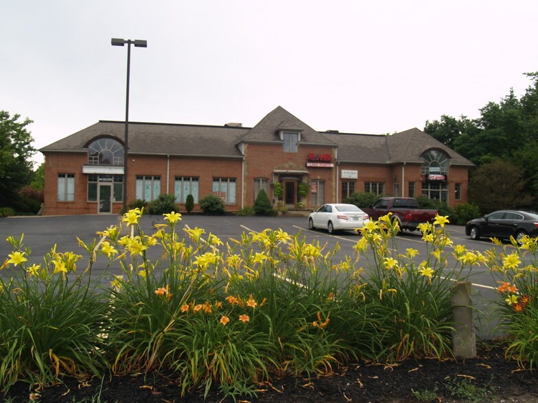 Primary Photo Of 161 E Aurora Rd, Northfield Office For Lease