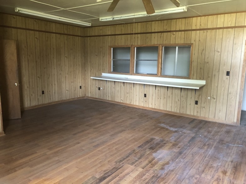 More Photos Of 1139 E 3rd St, Jackson Warehouse For Lease