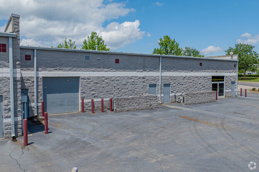 More Photos Of 1640 NW Maynard Rd, Cary Auto Dealership For Sale