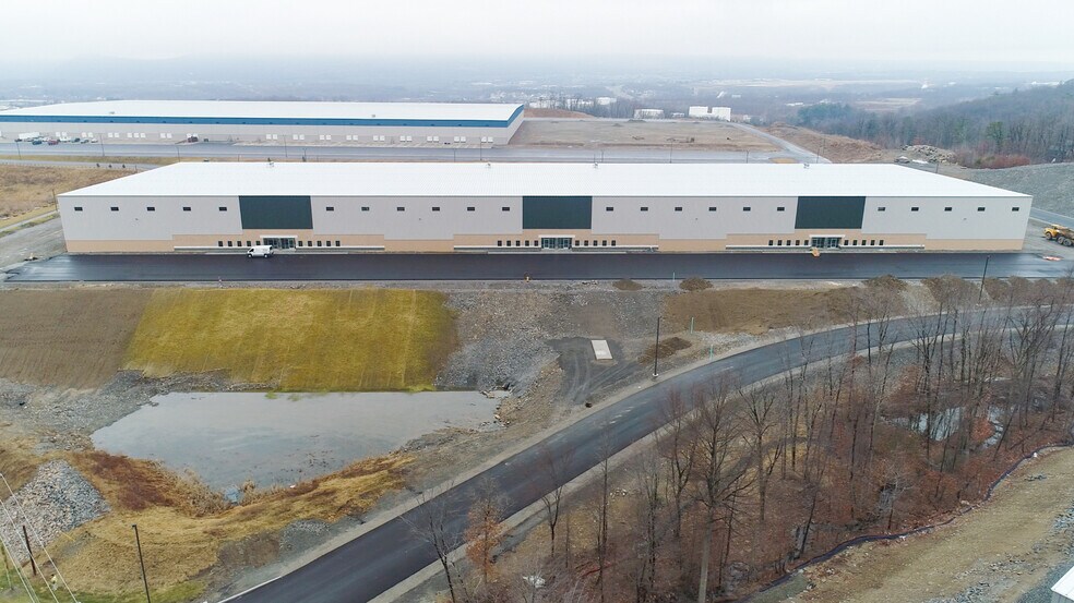 More Photos Of 438-442 Research Dr, Pittston Distribution For Lease
