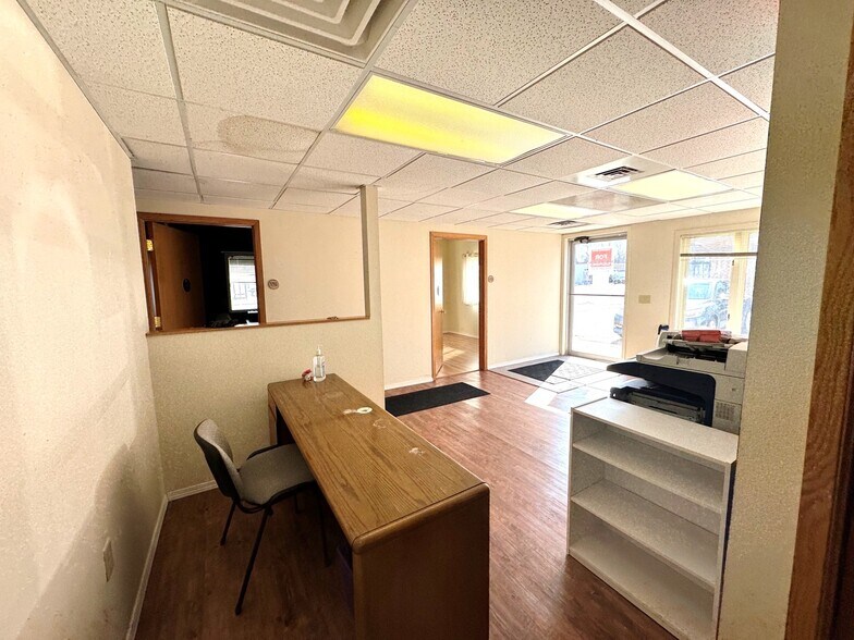 More Photos Of 1118 S Park St, Madison Office For Lease