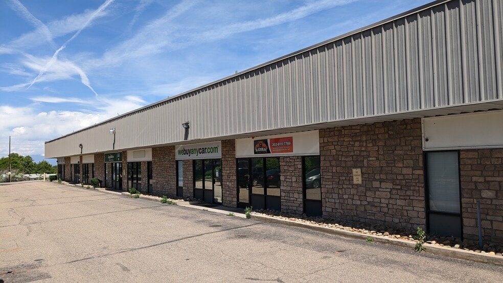 More Photos Of 2200 Chambers Rd, Aurora Warehouse For Lease