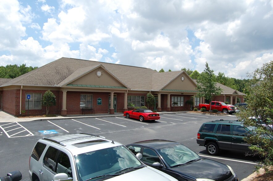 Primary Photo Of 5041 Dallas Hwy, Powder Springs Medical For Lease