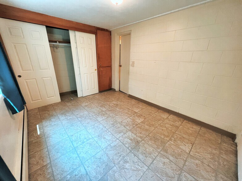 More Photos Of 2204 W Northern Lights Blvd, Anchorage Apartments For Sale