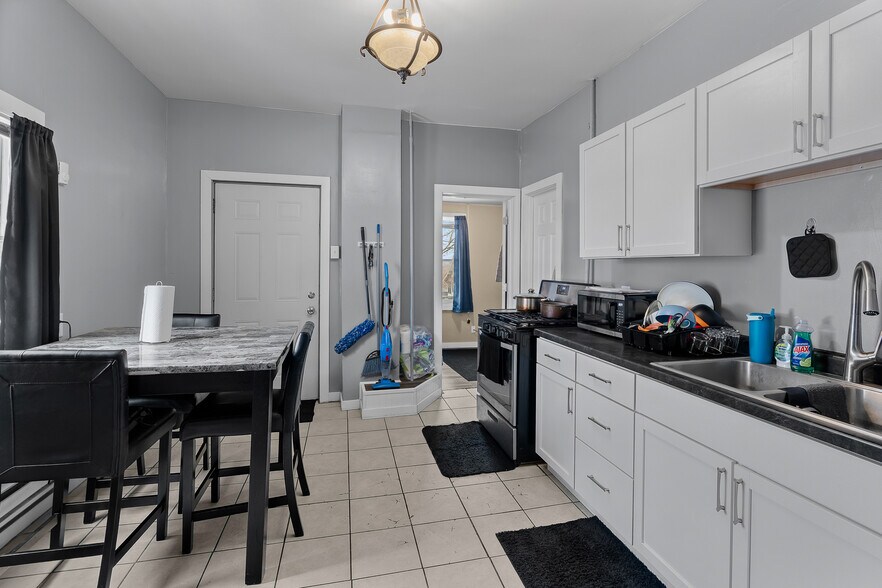 More Photos Of 485 Belvidere St E, Saint Paul Apartments For Sale