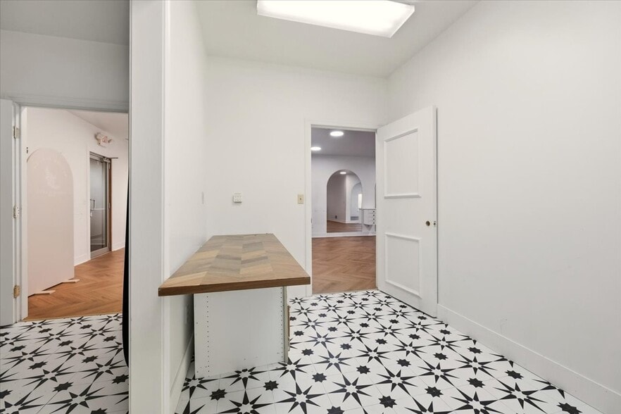 More Photos Of 1684 Venture Dr, Mount Vernon Office For Sale