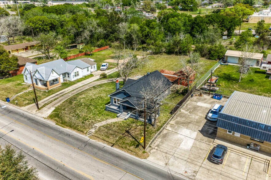 More Photos Of 404 W Main St, Bellville Office Residential For Sale