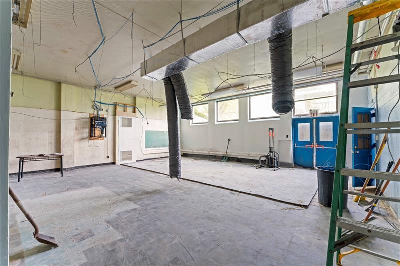 More Photos Of 1530 Hillcrest Ave, Washington Schools For Sale