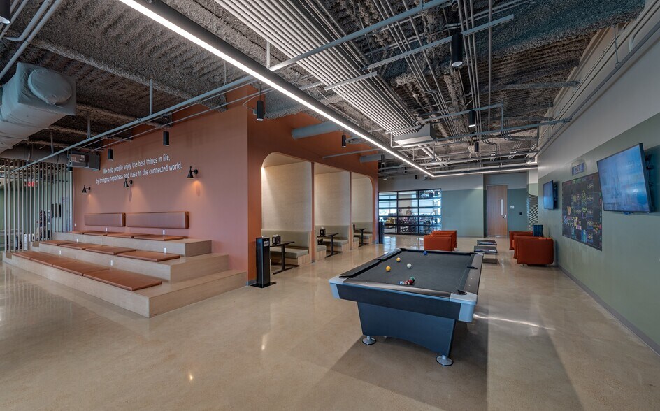 More Photos Of 10720 W Sam Houston Pky N, Houston Office For Lease