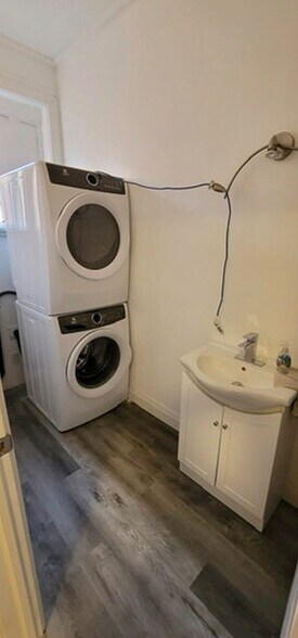 More Photos Of 308 N Victoria St, Tweed Storefront Retail Residential For Sale