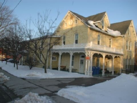 More Photos Of 35 N Toronto St, Uxbridge Apartments For Sale