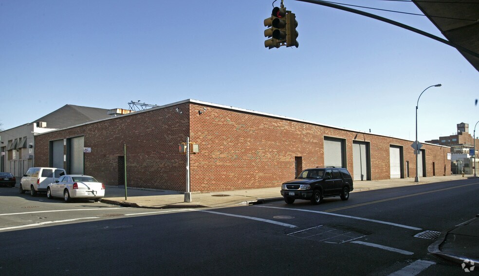 More Photos Of 91-24 144th Pl, Jamaica Warehouse For Lease