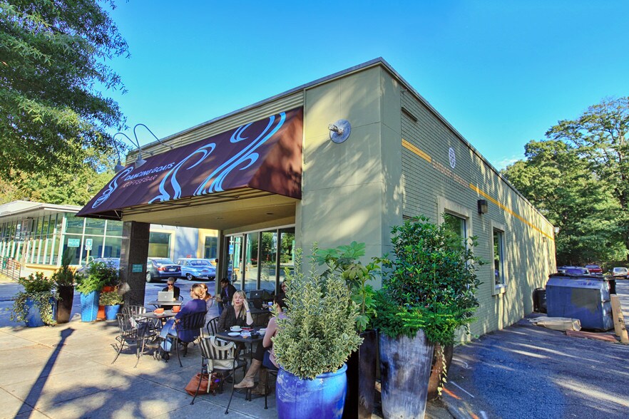 More Photos Of 431 W Ponce de Leon Ave, Decatur Storefront Retail Office For Lease