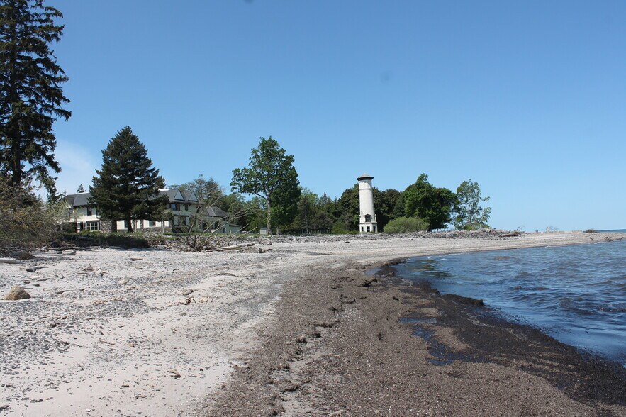 More Photos Of 7200 Lake Shore Rd, Derby Lodge Meeting Hall For Sale