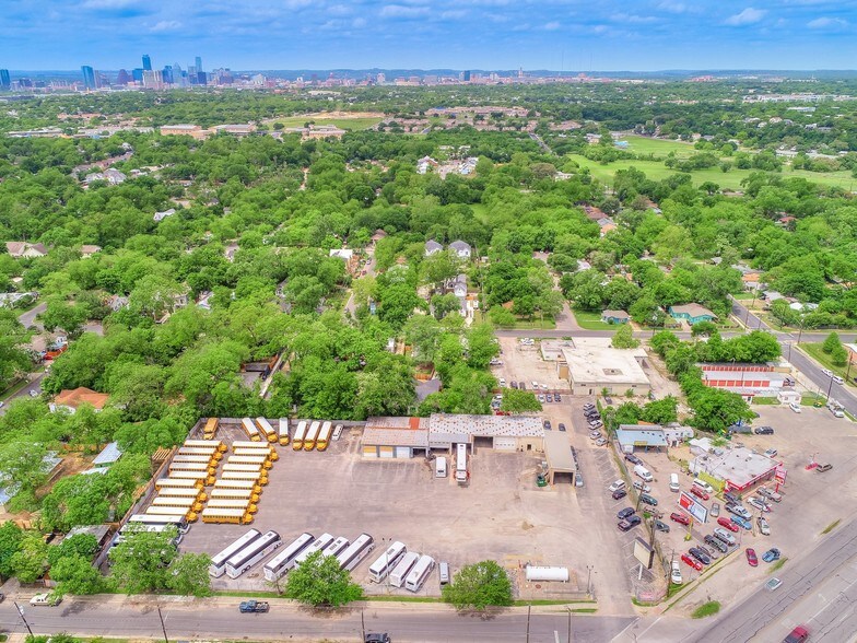 More Photos Of 1135 Gunter St, Austin Flex For Sale